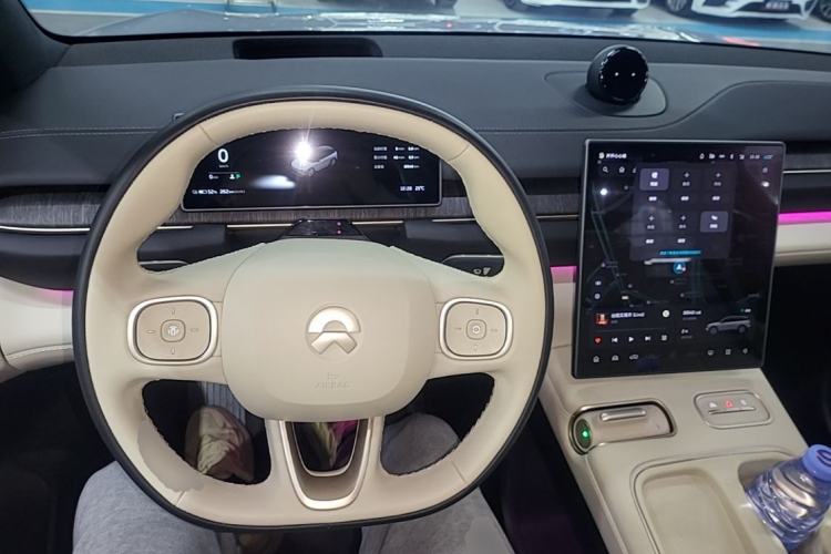 Used Nio EC6 2024 75 kWh Steering Wheel