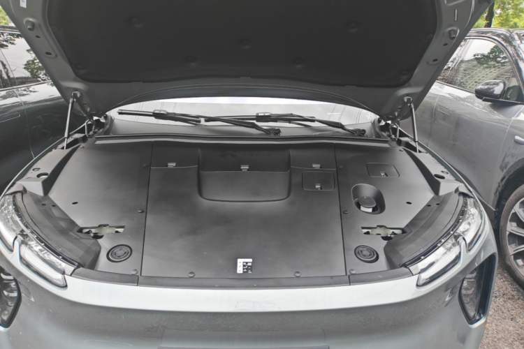 Used Nio EC6 2024 75 kWh Engine Bay