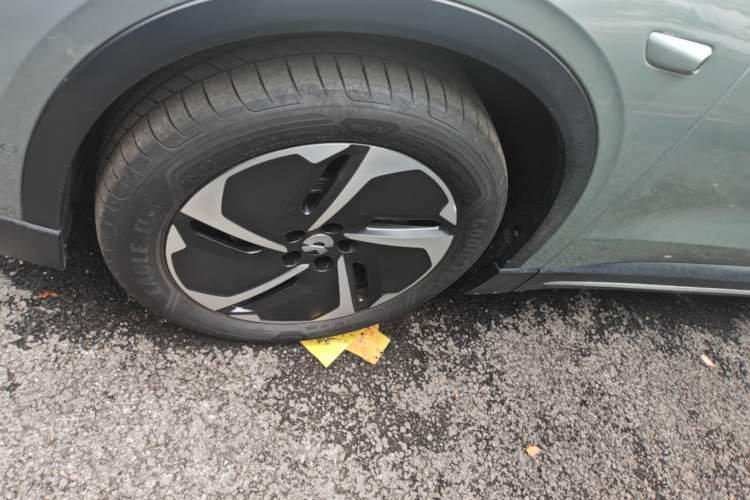 Used Nio EC6 2024 75 kWh Exterior 4