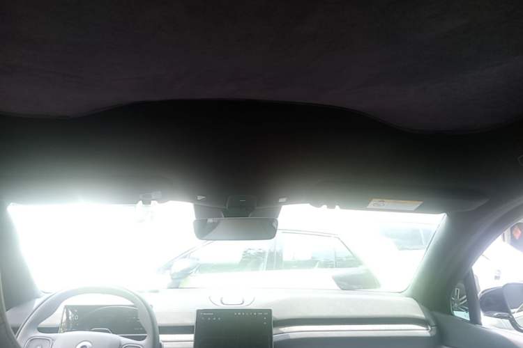 Used Nio EC6 2024 75 kWh Headliner