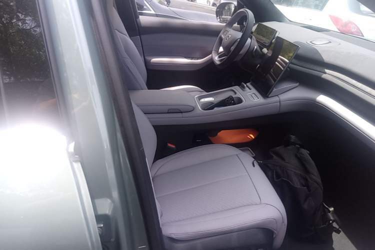 Used Nio EC6 2024 75 kWh Right Front Seat