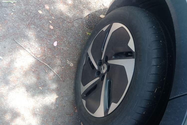 Used Nio EC6 2024 75 kWh Right Rear Wheel Hub