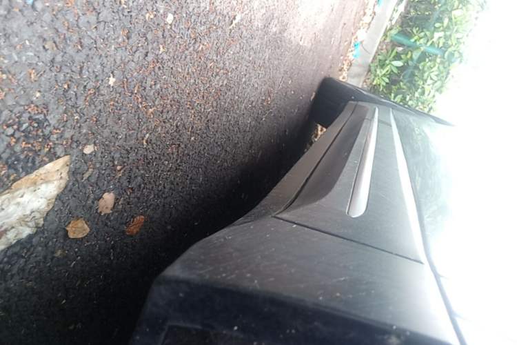 Used Nio EC6 2024 75 kWh Right Side Sill