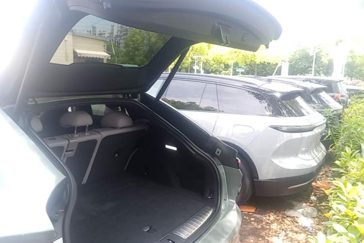 Used Nio EC6 2024 75 kWh Trunk