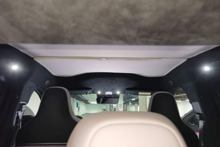 Used Nio EC6 2024 75 kWh Headliner