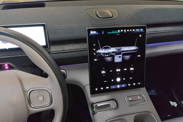Used Nio EC6 2024 75 kWh Audio And AC Panel