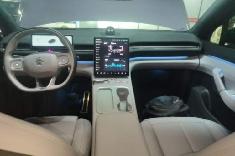 Used Nio EC6 2024 75 kWh Audio And AC Panel