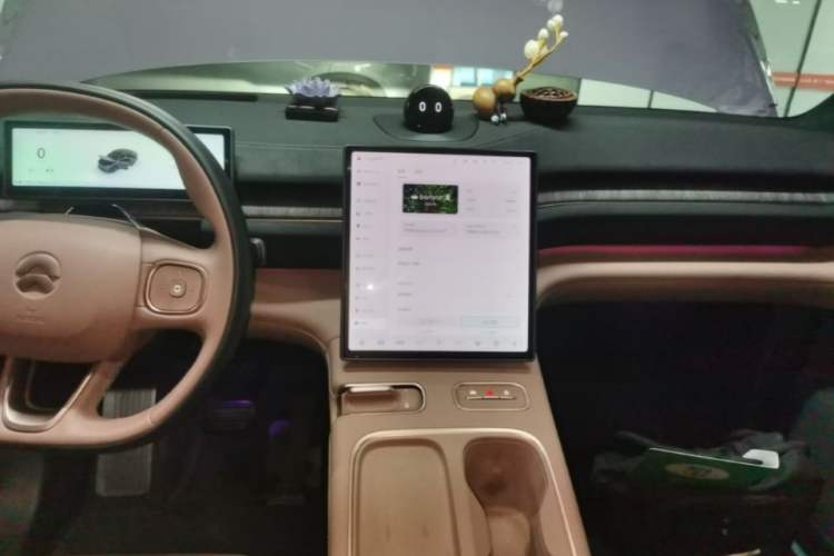 Used Nio EC6 2024 75 kWh Audio And AC Panel