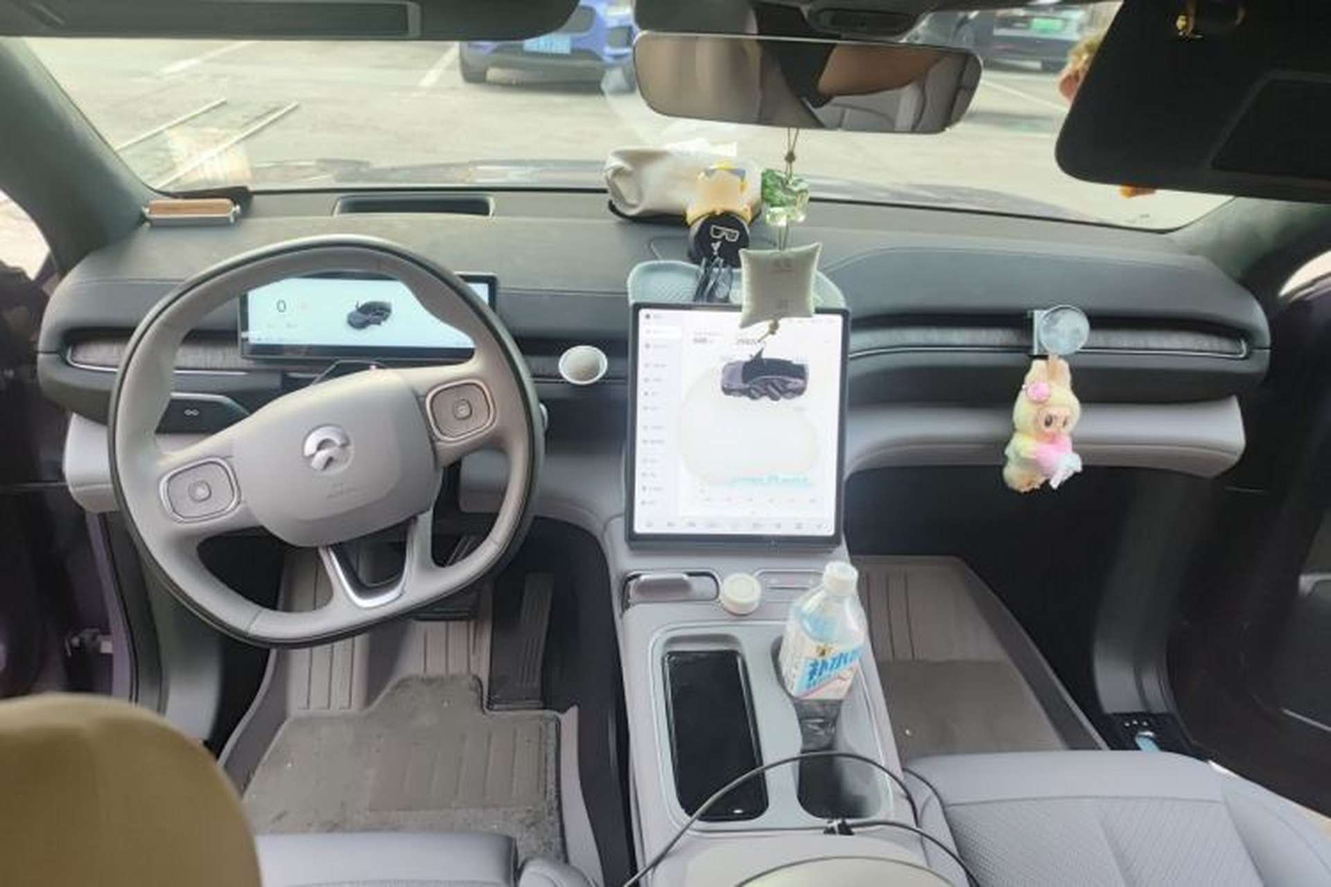 Used Nio EC6 2024 75 kWh Center Console