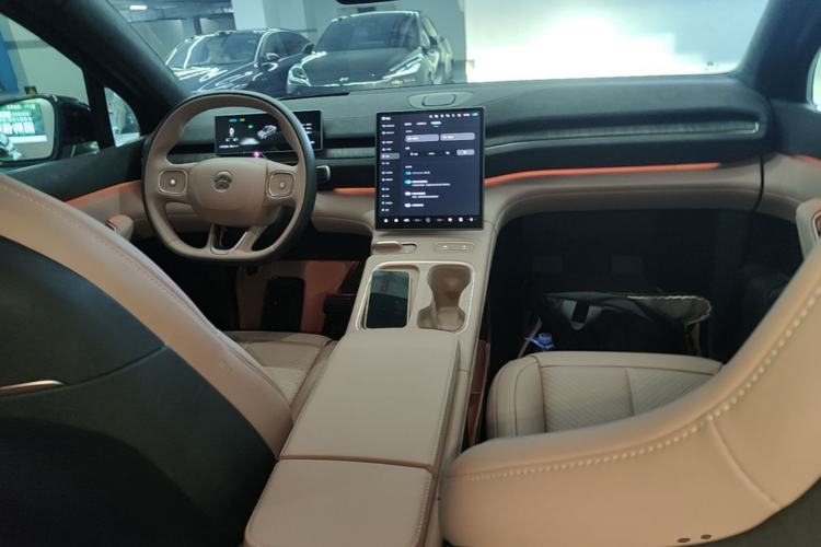 Used Nio EC6 2024 75 kWh Center Console
