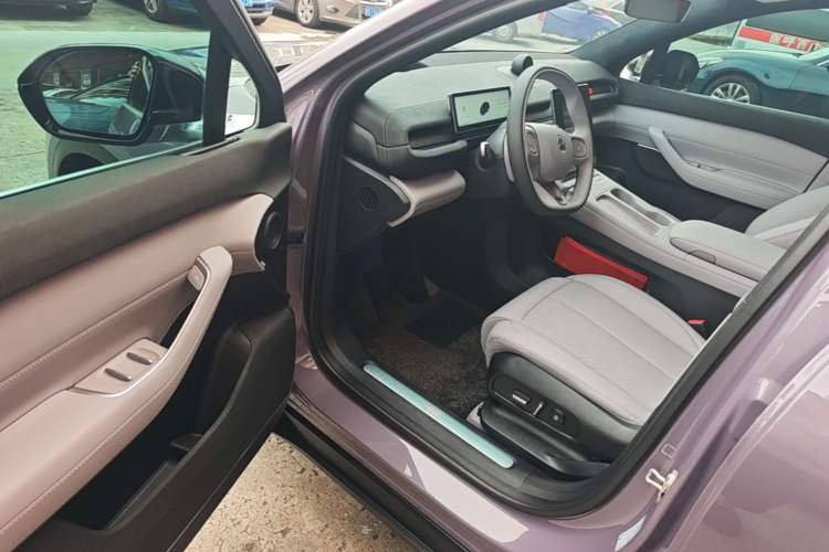 Used Nio EC6 2024 75 kWh Driver Seat
