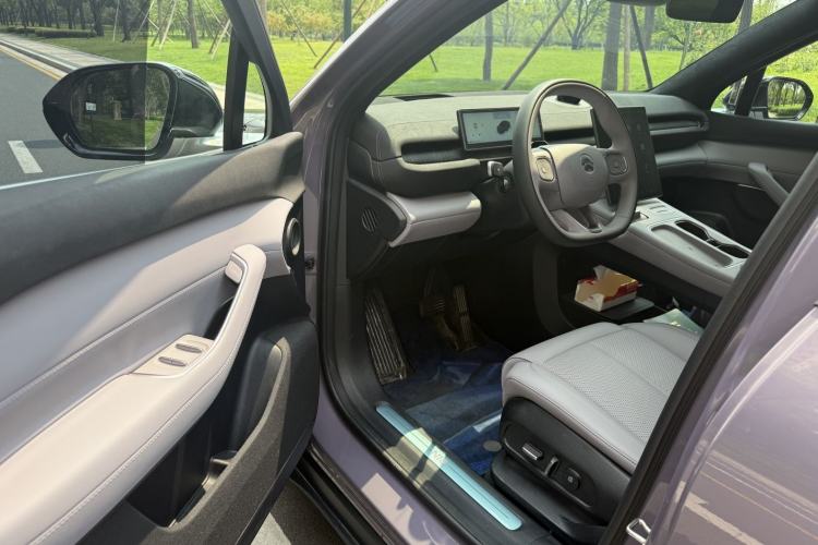 Used Nio EC6 2024 75 kWh Driver Seat
