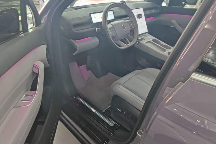 Used Nio EC6 2024 75 kWh Driver Seat