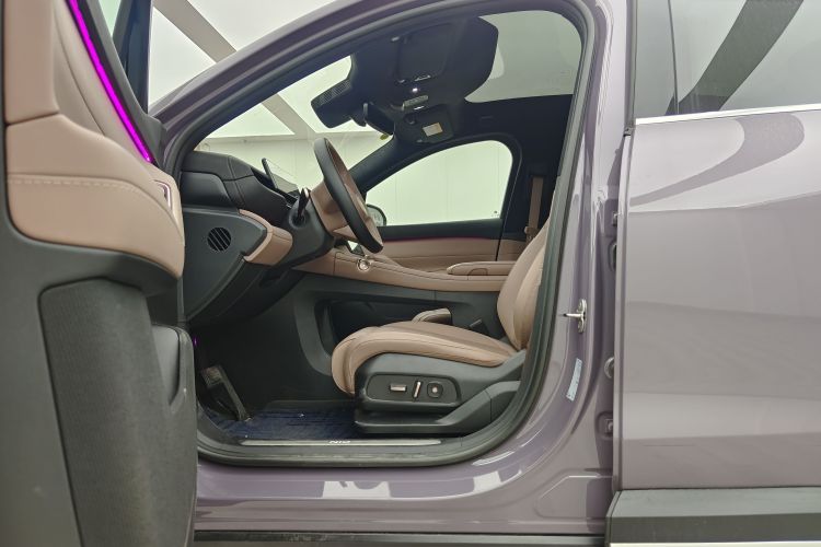 Used Nio EC6 2024 75 kWh Driver Seat