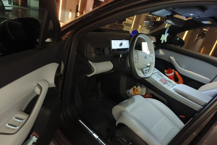 Used Nio EC6 2024 75 kWh Driver Seat