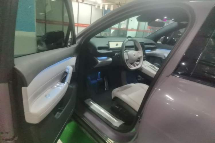Used Nio EC6 2024 75 kWh Driver Seat