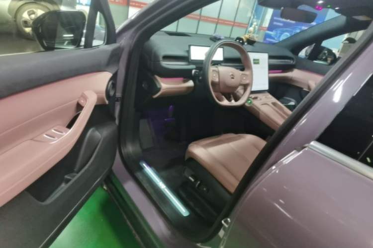 Used Nio EC6 2024 75 kWh Driver Seat