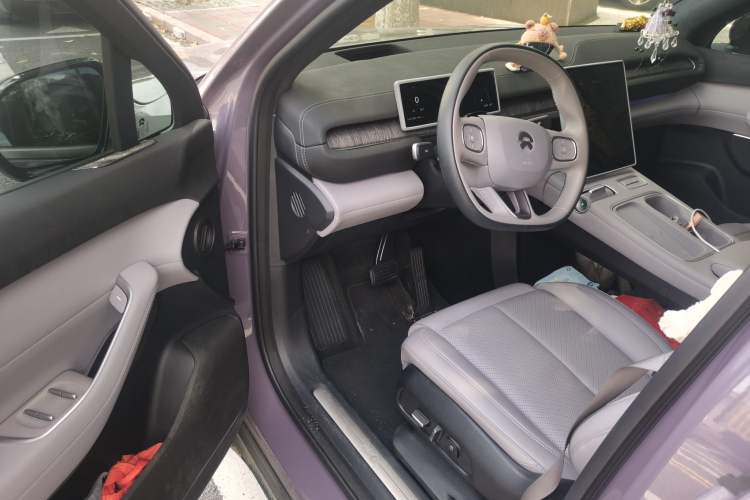 Used Nio EC6 2024 75 kWh Driver Seat