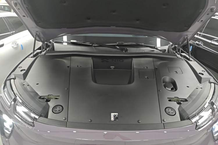 Used Nio EC6 2024 75 kWh Engine Bay
