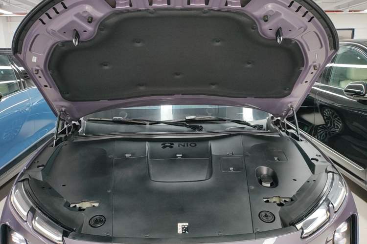 Used Nio EC6 2024 75 kWh Engine Bay