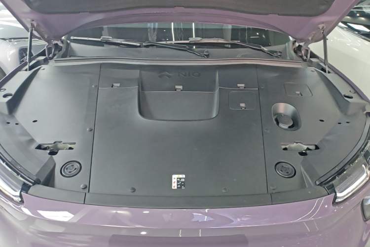 Used Nio EC6 2024 75 kWh Engine Bay