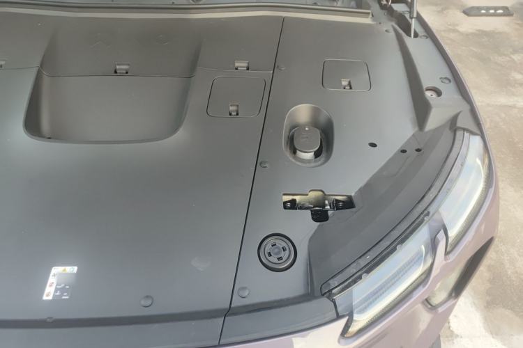 Used Nio EC6 2024 75 kWh Engine Bay Left