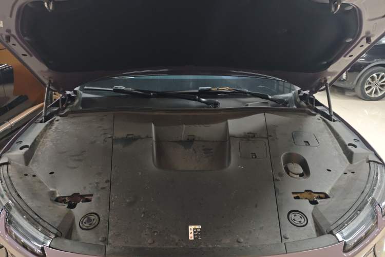 Used Nio EC6 2024 75 kWh Engine Bay