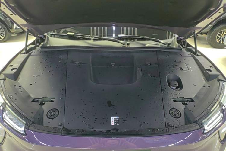Used Nio EC6 2024 75 kWh Engine Bay