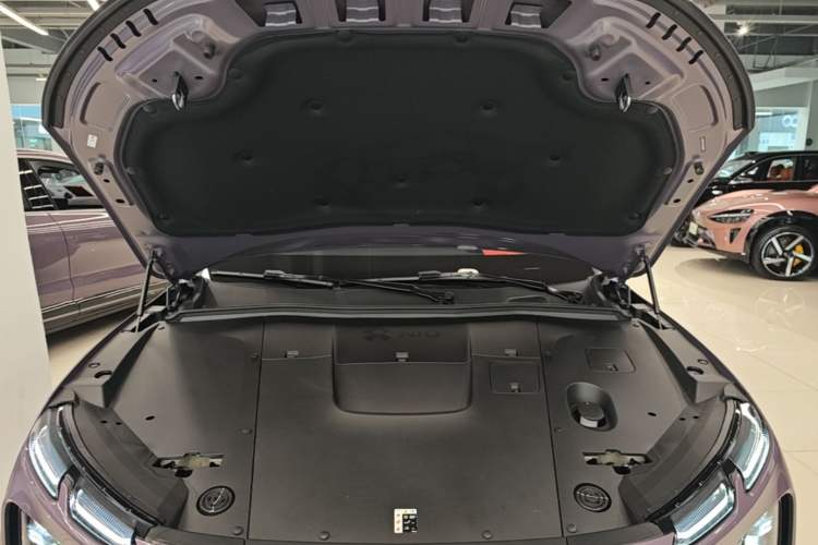 Used Nio EC6 2024 75 kWh Engine Bay