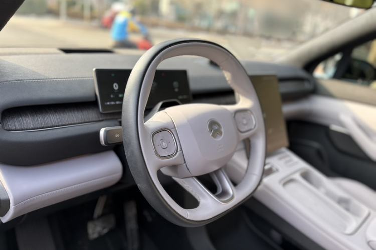 Used Nio EC6 2024 75 kWh Exterior 2