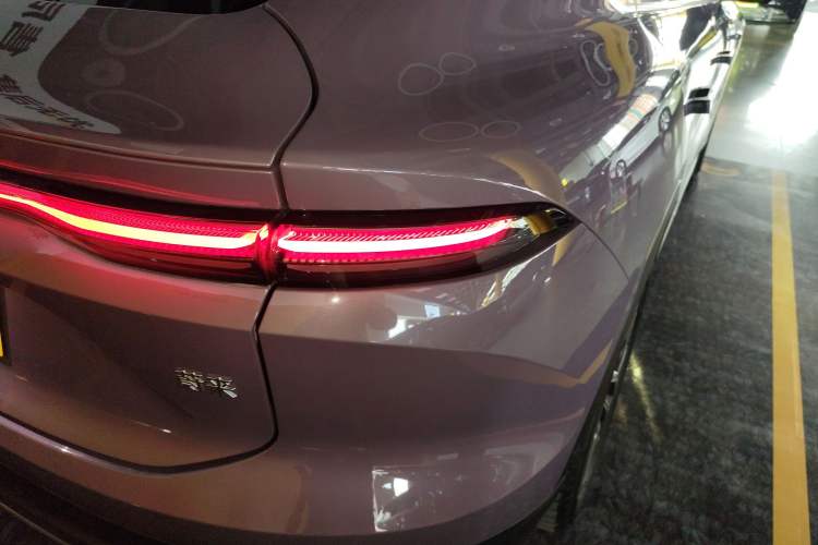 Used Nio EC6 2024 75 kWh Exterior 3