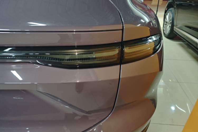Used Nio EC6 2024 75 kWh Exterior 3