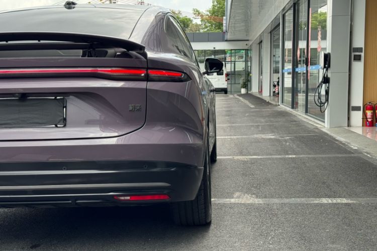 Used Nio EC6 2024 75 kWh Exterior 4