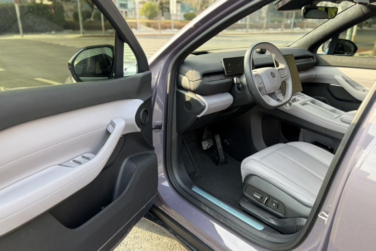Used Nio EC6 2024 75 kWh Exterior 5