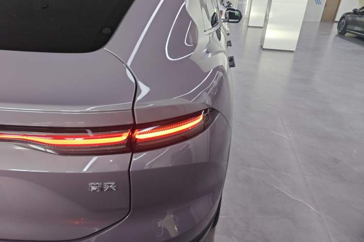Used Nio EC6 2024 75 kWh Exterior 6