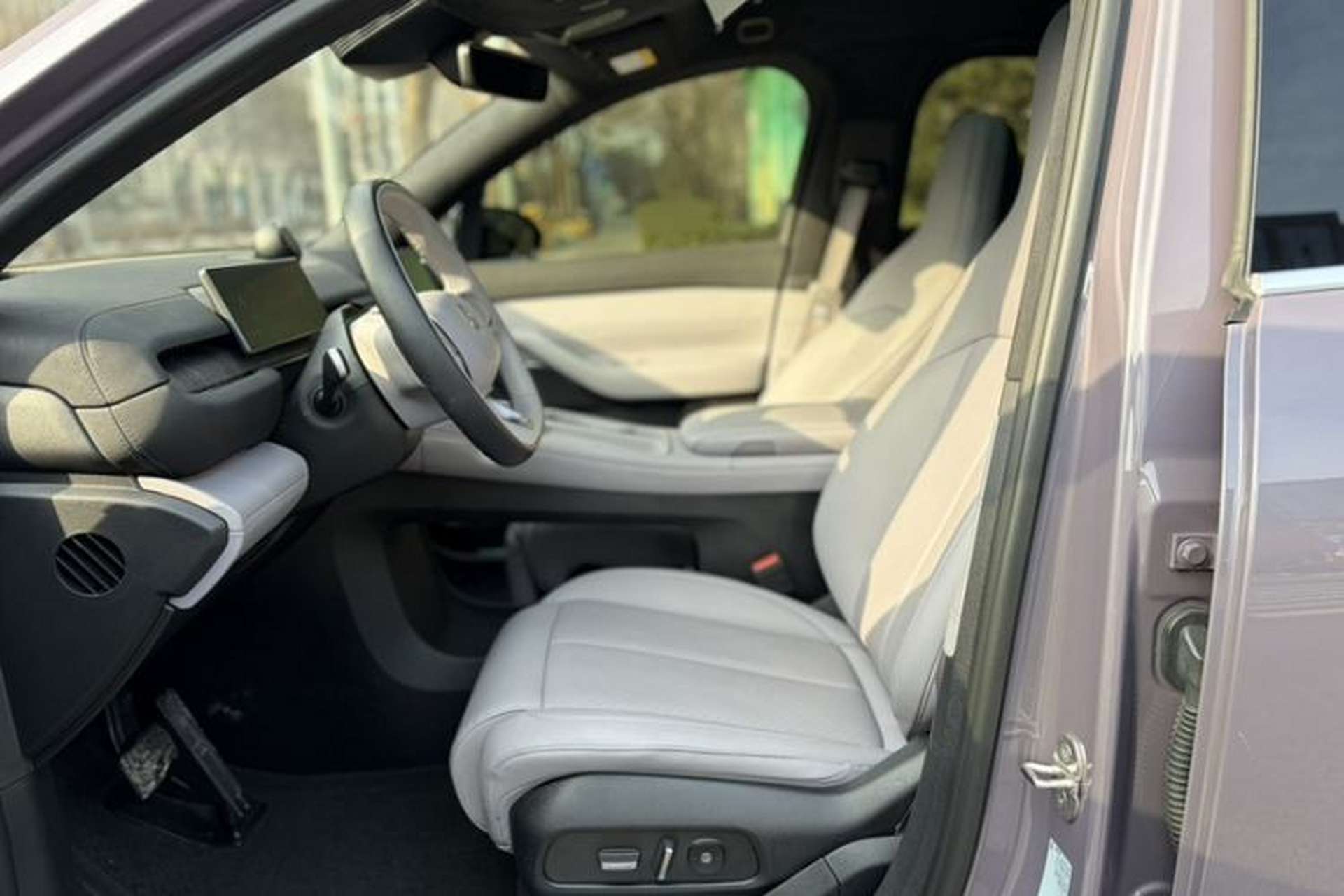 Used Nio EC6 2024 75 kWh Exterior 9