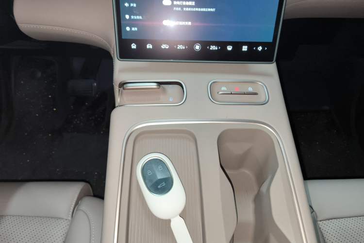 Used Nio EC6 2024 75 kWh Gear Lever