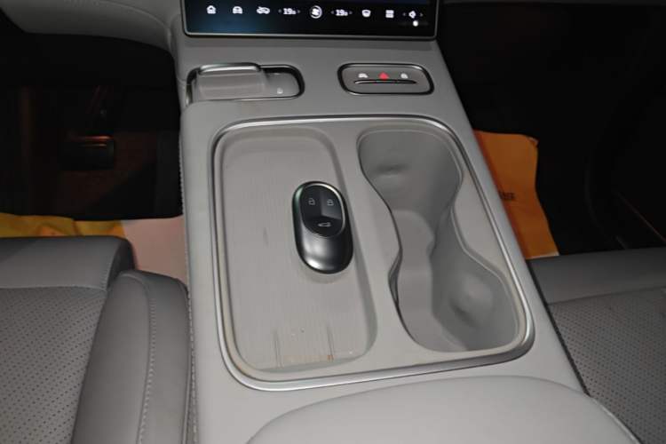 Used Nio EC6 2024 75 kWh Gear Lever