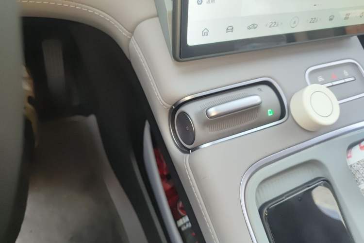 Used Nio EC6 2024 75 kWh Gear Lever