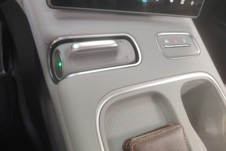 Used Nio EC6 2024 75 kWh Gear Lever