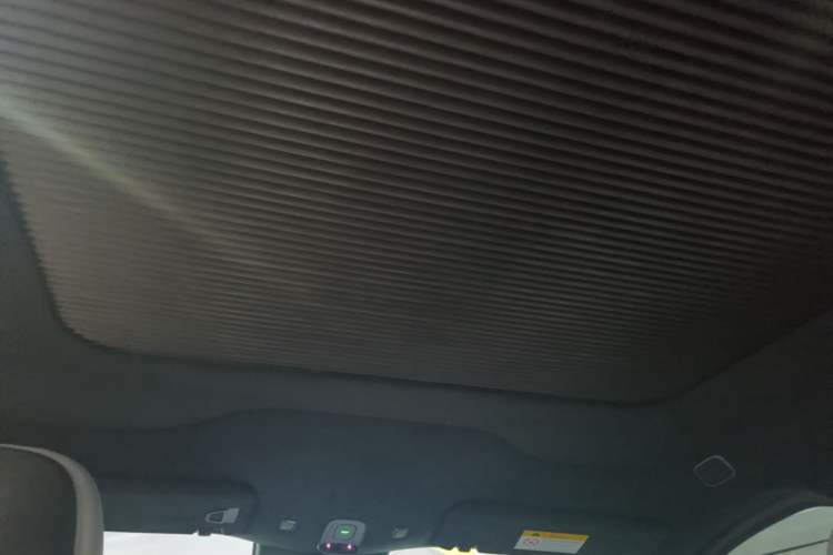 Used Nio EC6 2024 75 kWh Headliner