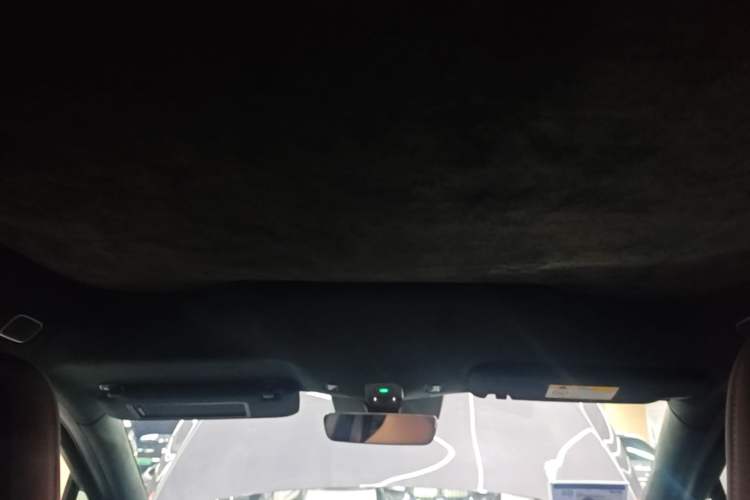Used Nio EC6 2024 75 kWh Headliner