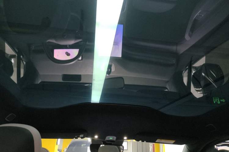 Used Nio EC6 2024 75 kWh Headliner