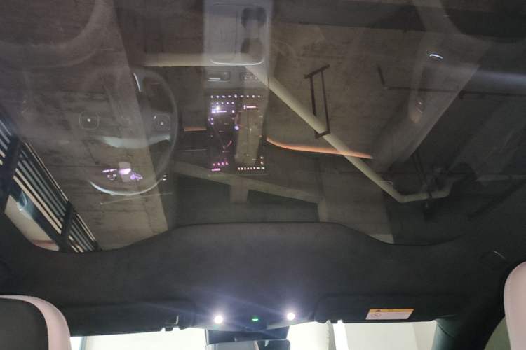 Used Nio EC6 2024 75 kWh Headliner