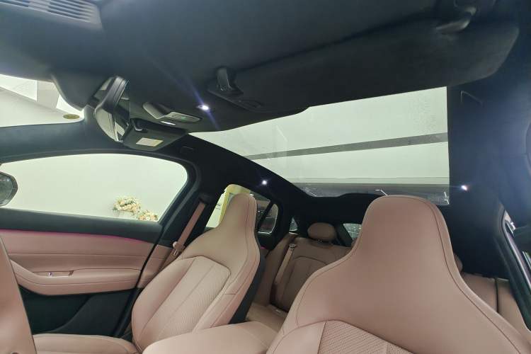 Used Nio EC6 2024 75 kWh Headliner