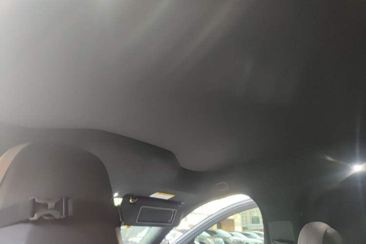 Used Nio EC6 2024 75 kWh Headliner