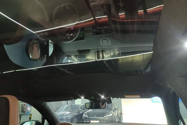Used Nio EC6 2024 75 kWh Headliner