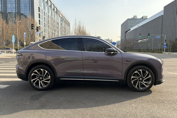 Used Nio EC6 2024 75 kWh Interior 11