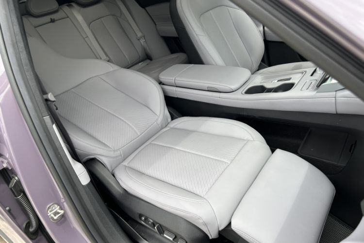 Used Nio EC6 2024 75 kWh Interior 11