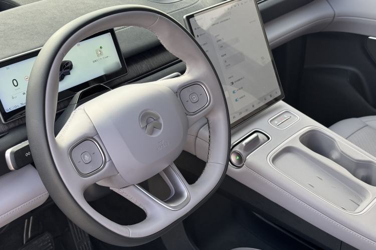 Used Nio EC6 2024 75 kWh Interior 2